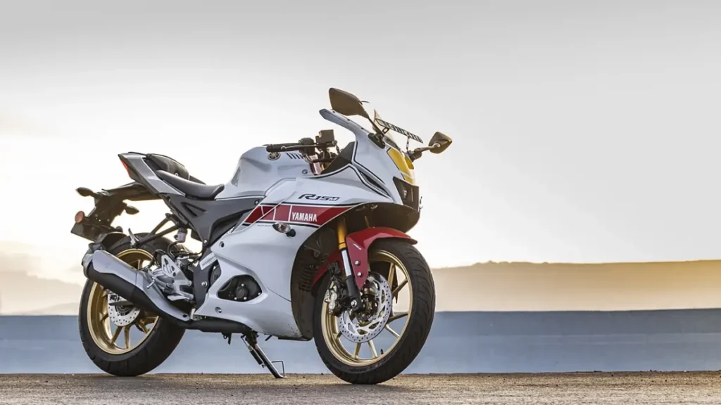 new look of Yamaha r15 2024